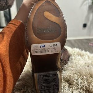 Cow hide women boots size 7